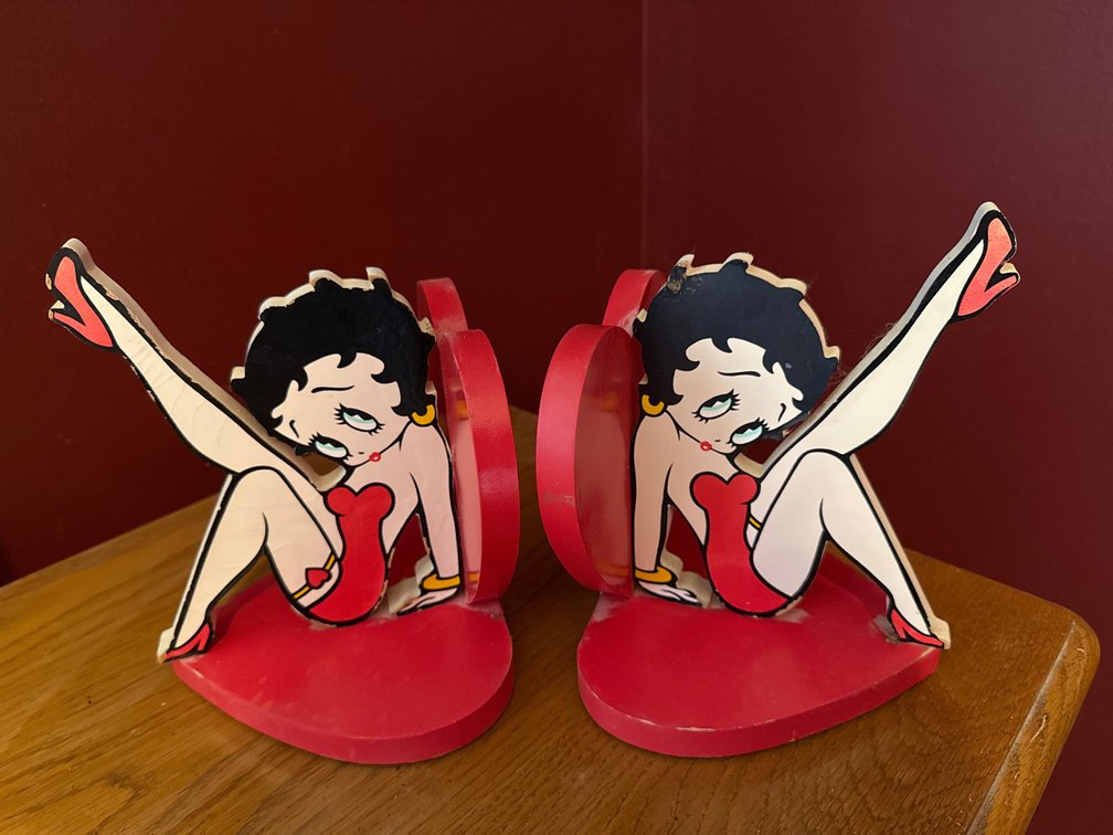 Betty Boop Painted Wood Figural Cutout Heart Bookends