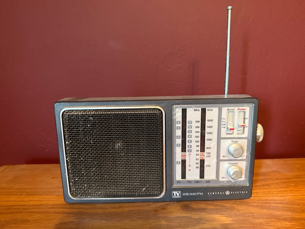 General Electric TV Sound WB/AM/FM Portable Radio