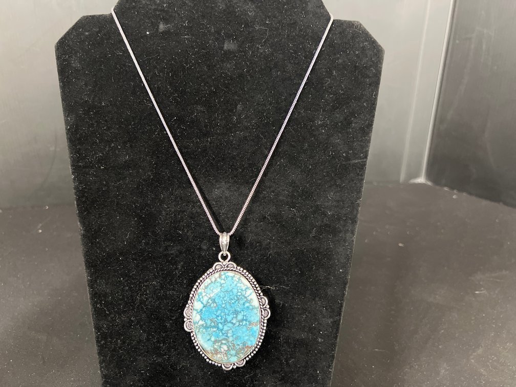 Turquoise Cabochon Pendant Necklace