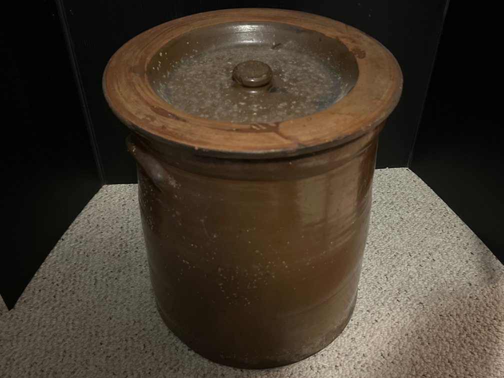 Brown Glazed Stoneware No. 6 Crock with Lid