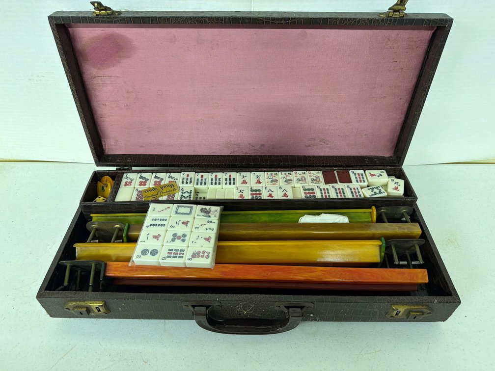 Cardinal Products Co. Mah Jongg Set with Case and Racks