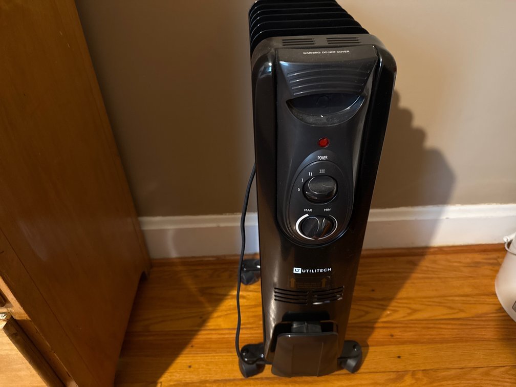 Utilitech CYWE08-7 1500W Oil-Filled Radiator Heater