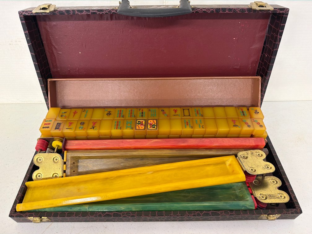 Mahjong Set with Butterscotch Tiles and Marbled Racks