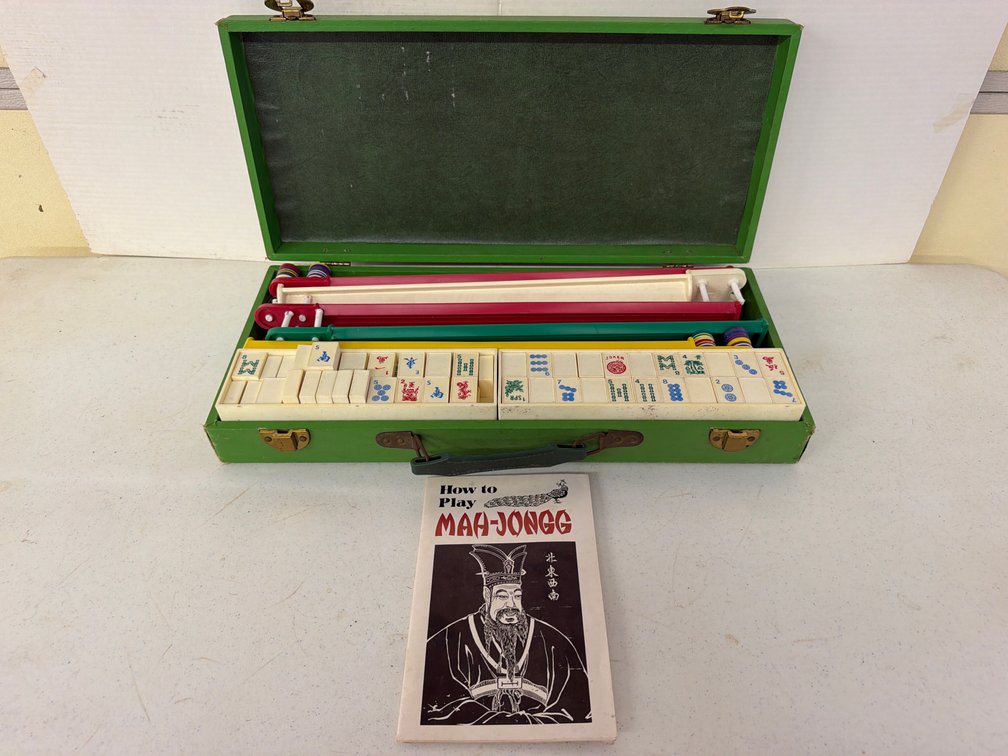 Crisloid Mah-Jongg Set in Green Carrying Case