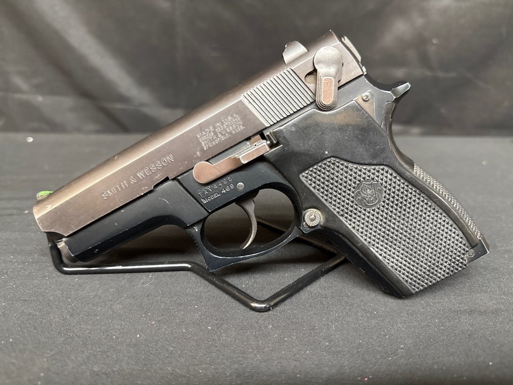 Smith & Wesson  9mm  Pistol