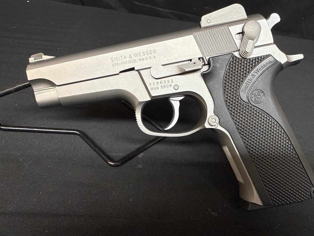 Smith & Wesson Mod 5906 Pistol