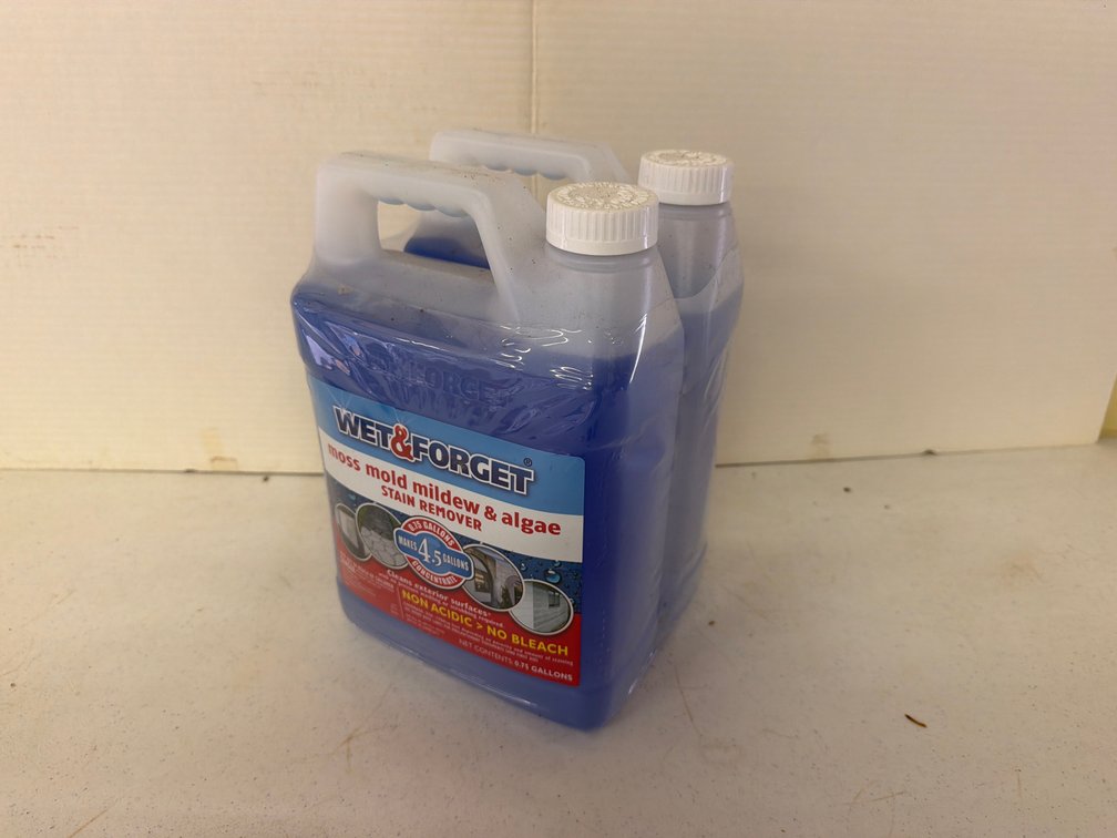 Wet & Forget Moss Mold Mildew & Algae Stain Remover Jugs