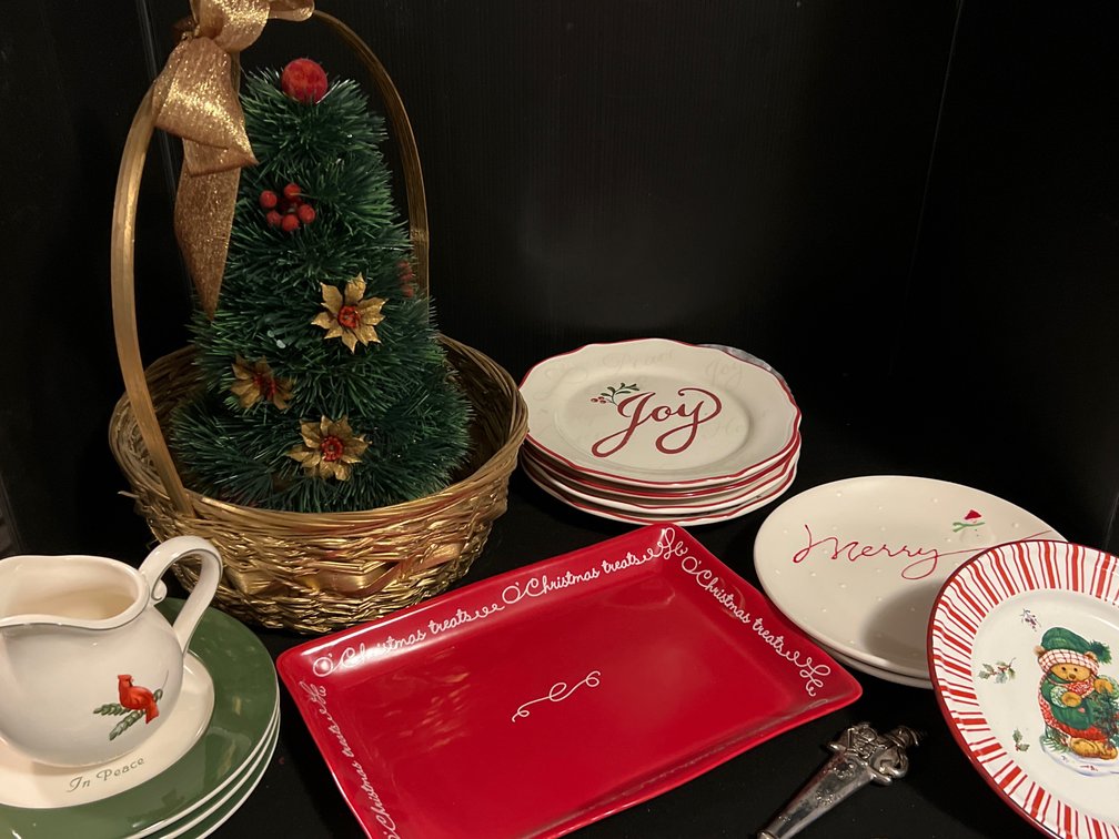 Holiday Tableware