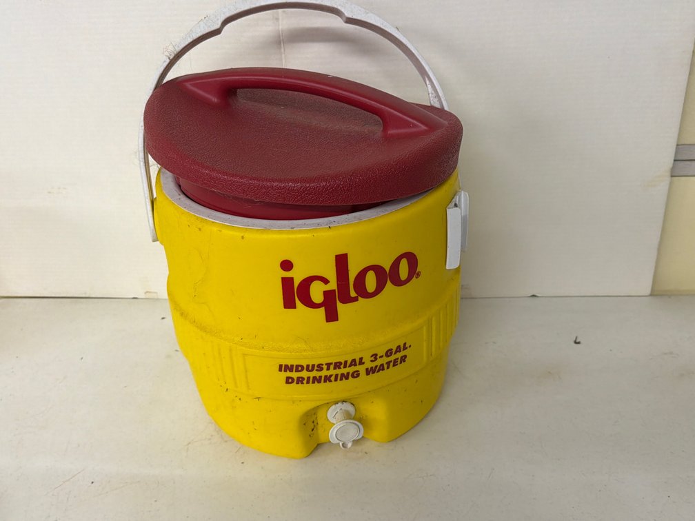 Igloo Industrial 3-Gallon Drinking Water Cooler