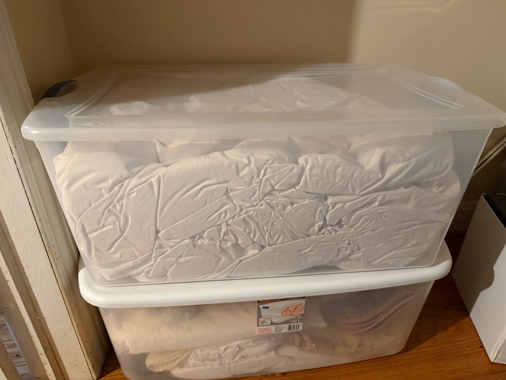 Linens/Large Totes