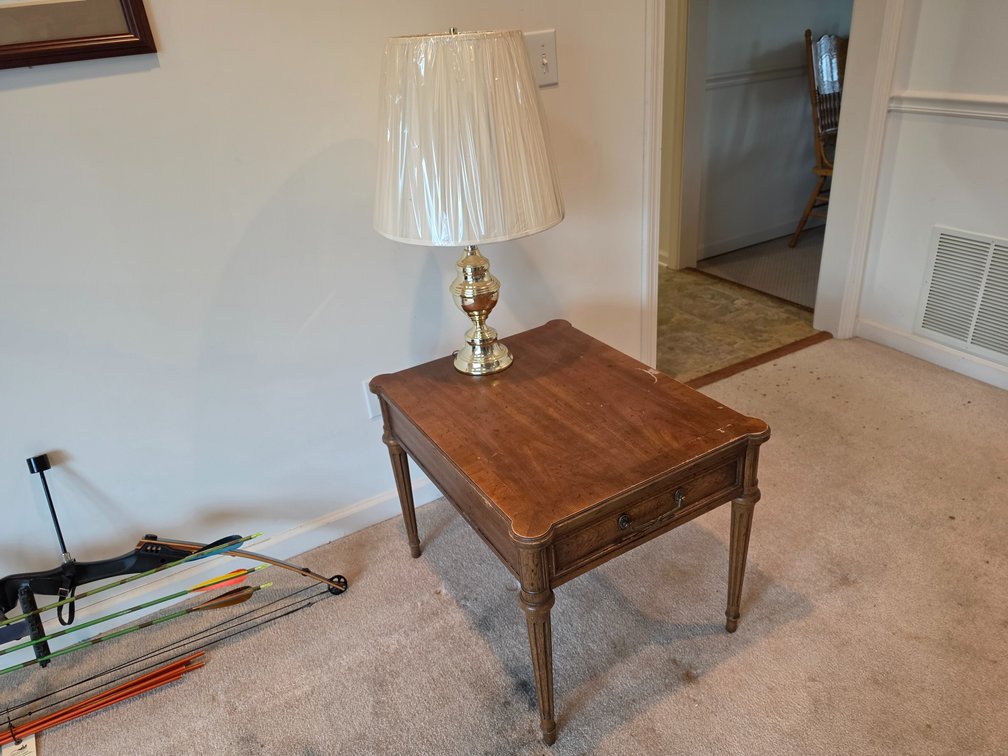 End Table/Lamp