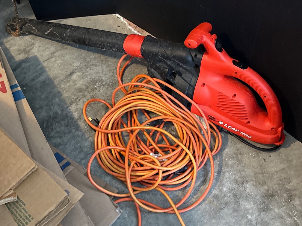 Black & Decker Electric Leaf Blower