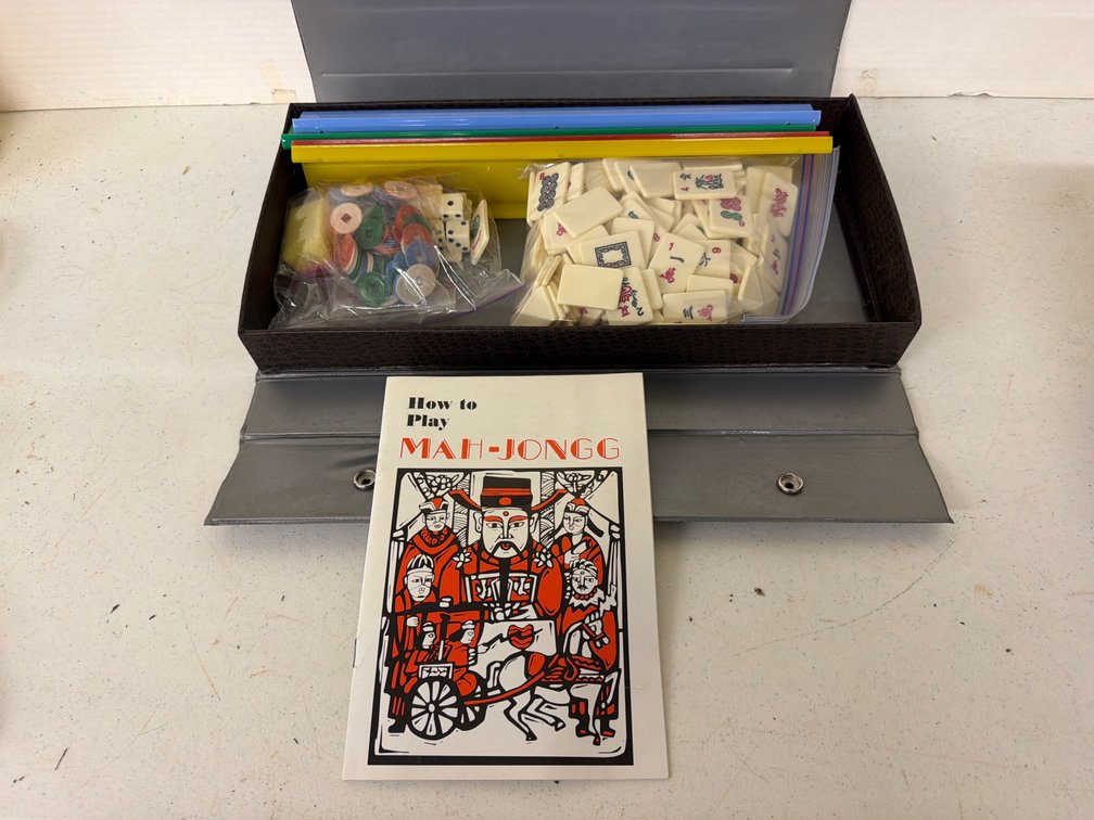 Travel Mahjong Game Set with Case and Racks