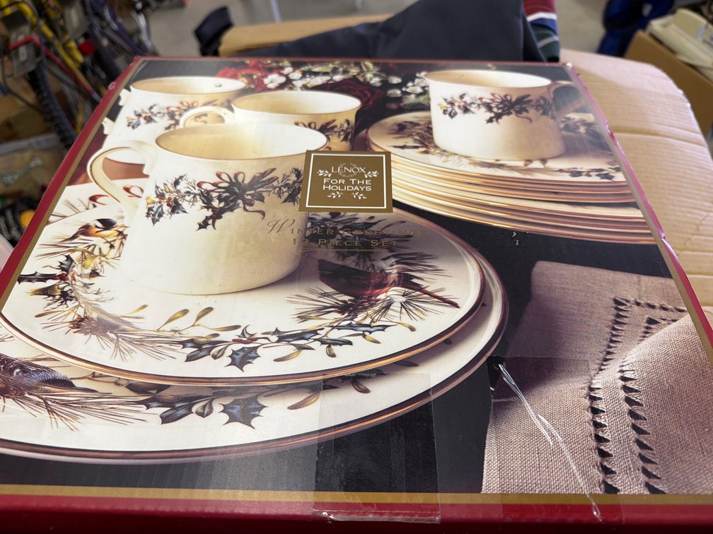 Lenox Winter Greetings 12-Piece Dinnerware Set