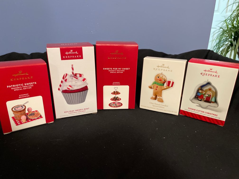 Hallmark Keepsake Boxed Christmas Ornaments