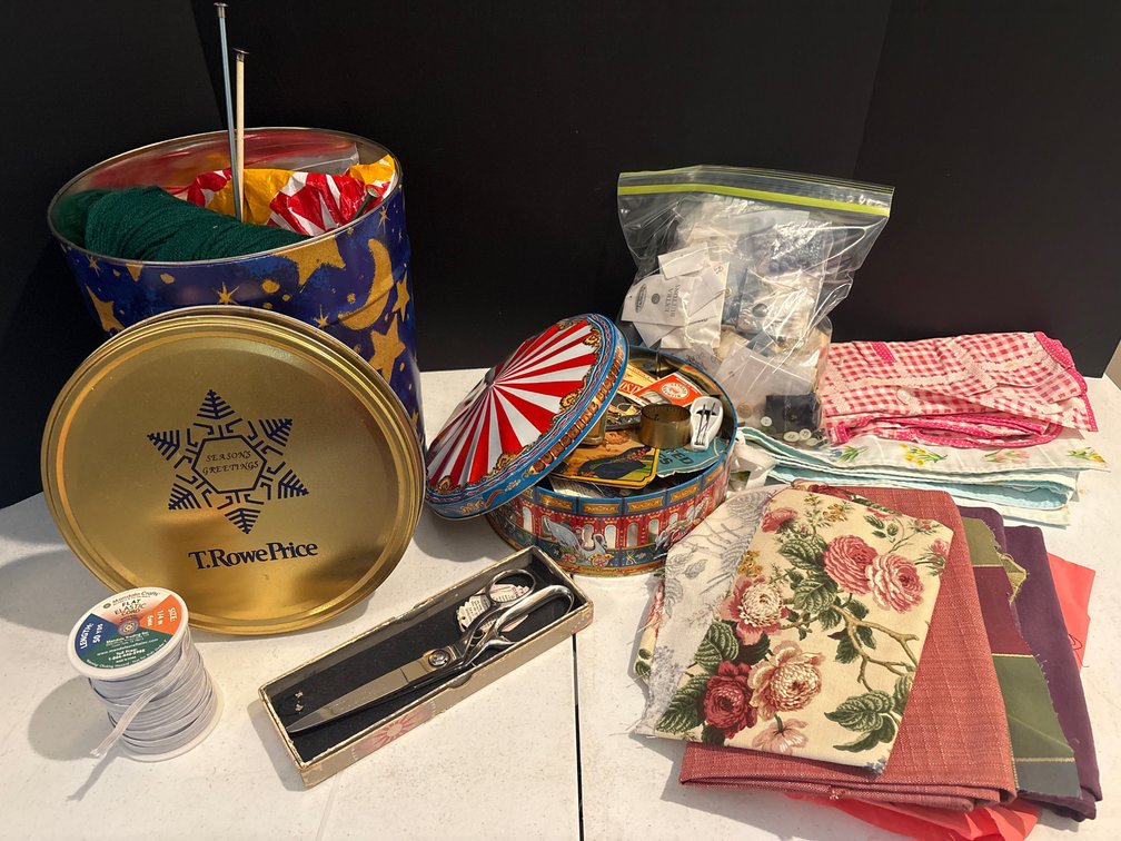 Sewing & knitting supplies
