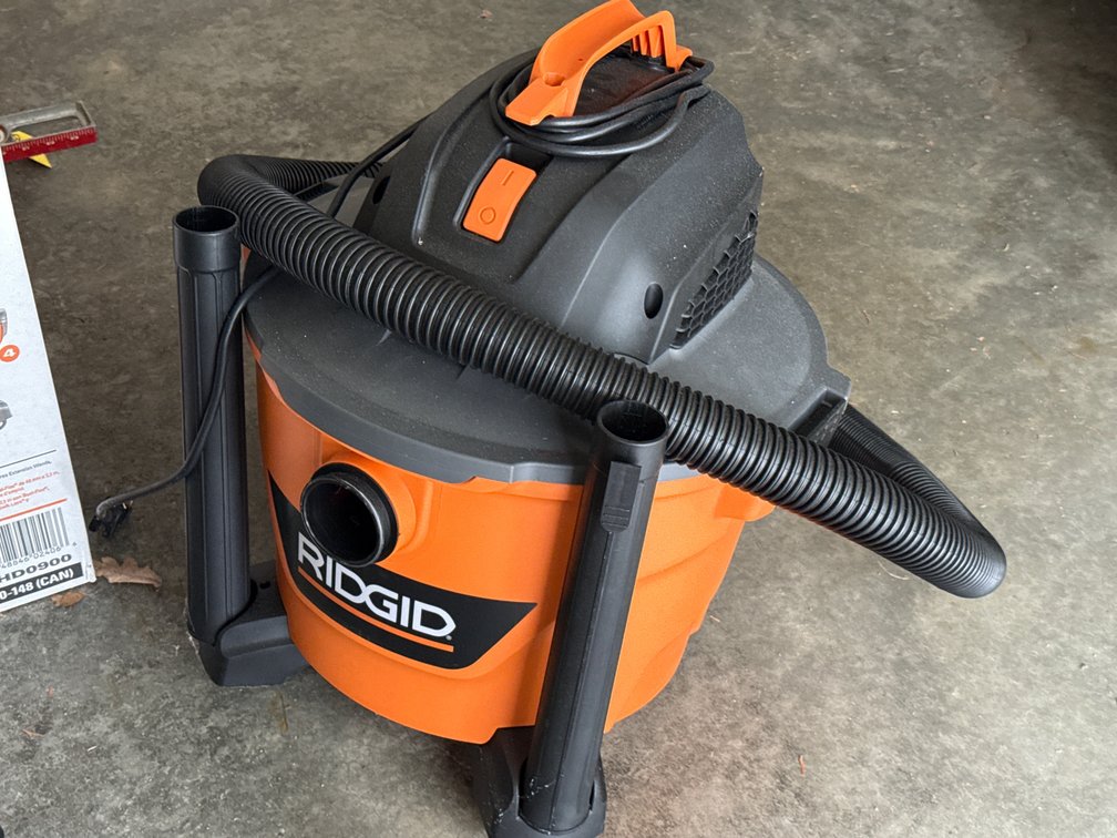 RIDGID 9 Gallon Wet/Dry Vacuum