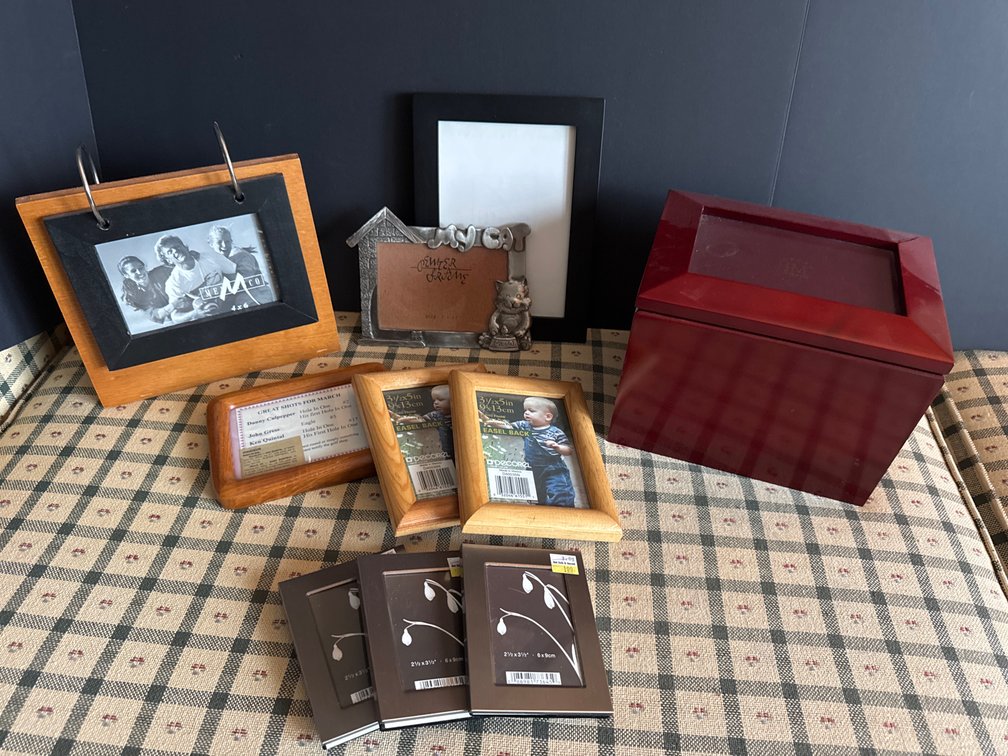 Tabletop Picture Frame/Album Box