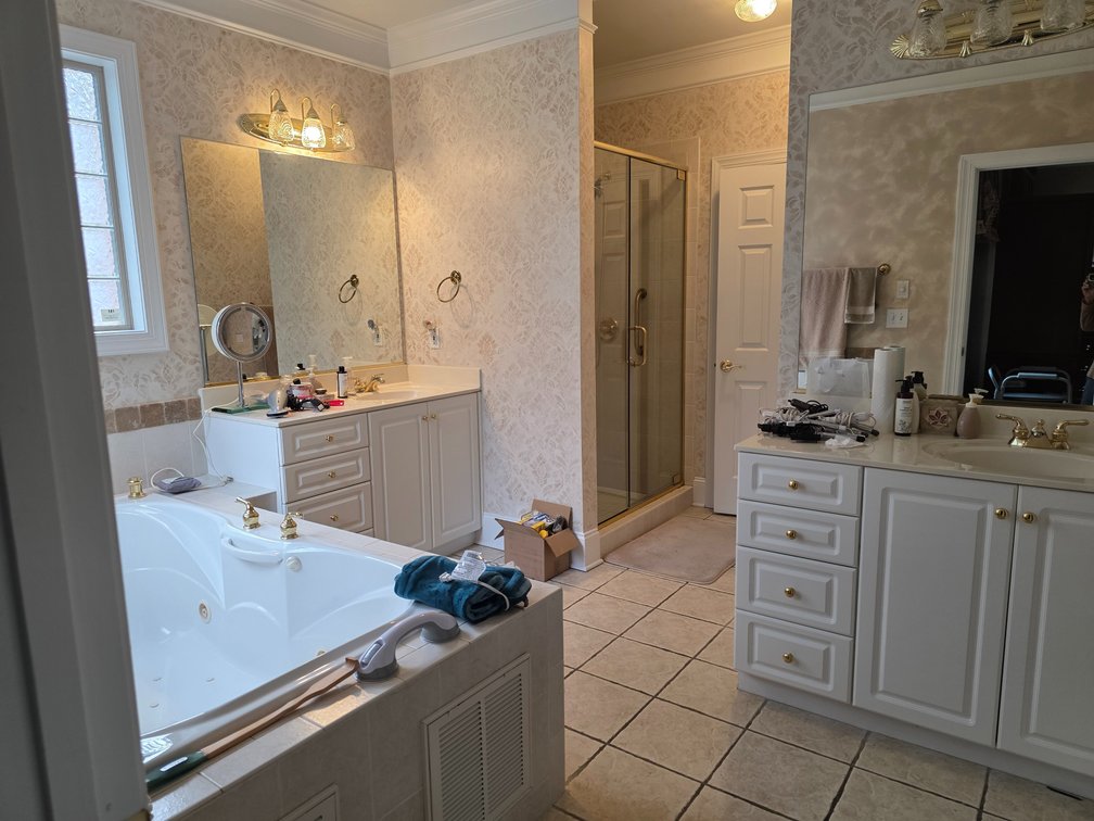Master Bathroom Contents