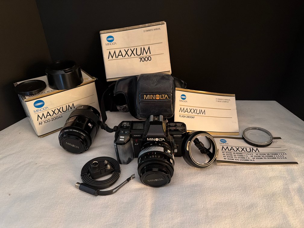 Minolta Maxxum 7000 35mm SLR Camera