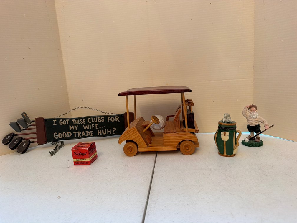Golf-Themed Decor