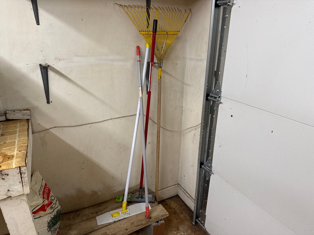 Miscellaneous garden and household tools