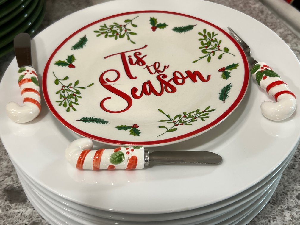 Pier 1 Holiday Plate/Ceramic Plates