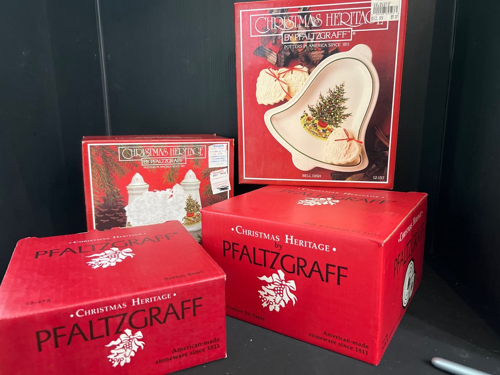 Pfaltzgraff Christmas Heritage Stoneware Tableware