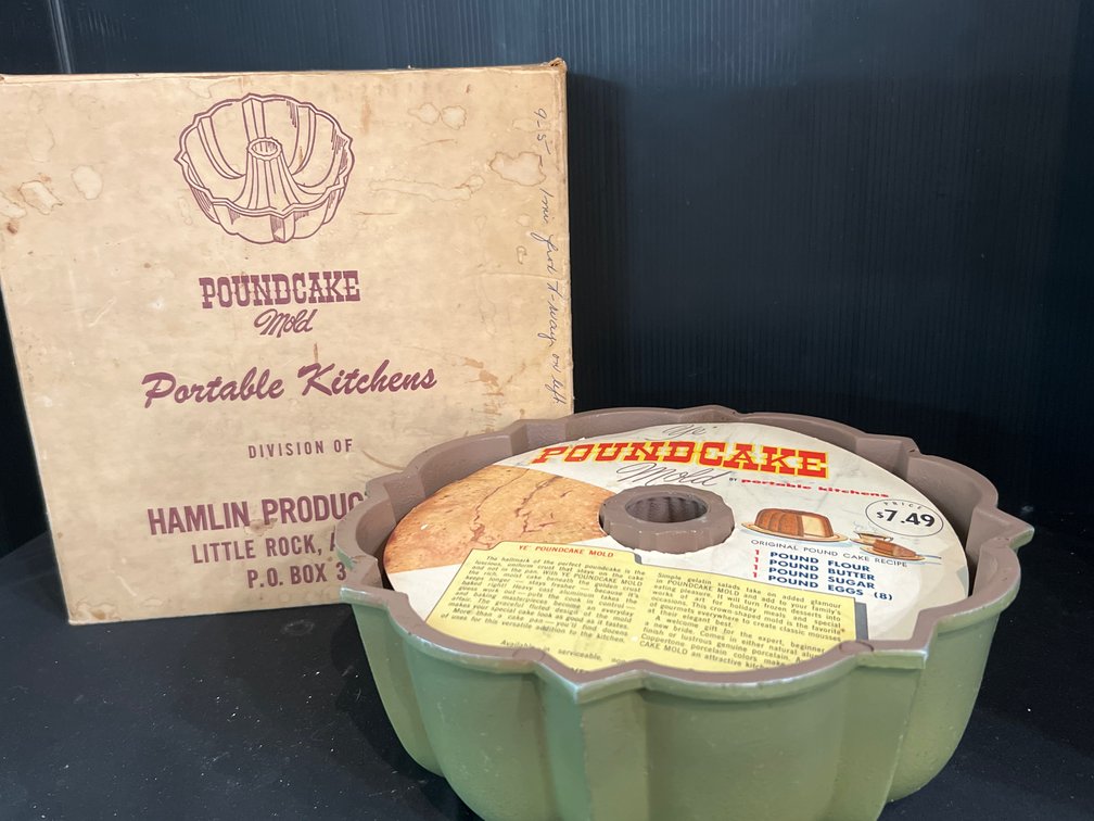Portable Kitchens Cast Aluminum Fluted Pound Cake Mold