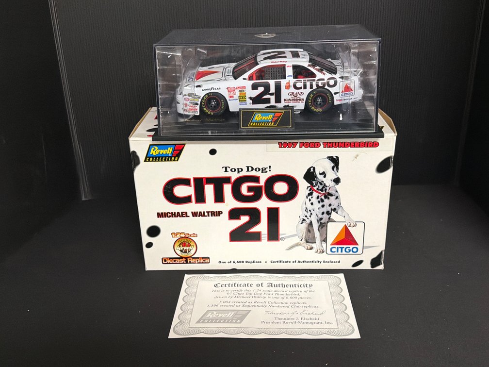 1:24 1997 Ford Michael Waltrip Citgo Top Dog Ford Thunderbird