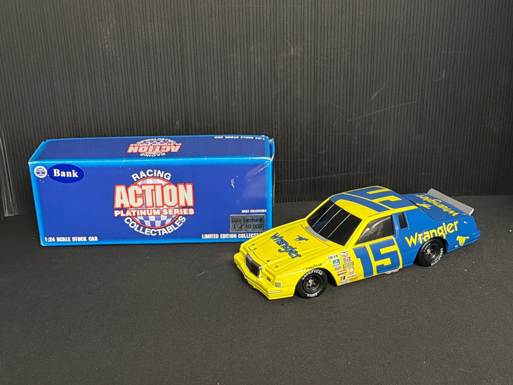 Action Platinum Series Dale Earnhardt #15 Wrangler 1:24 Stock Car Bank