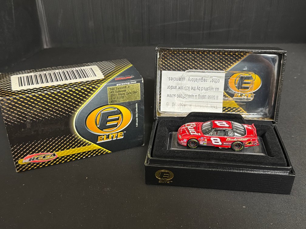 Action Elite 1:64 Dale Earnhardt Jr. #8 Budweiser Monte Carlo