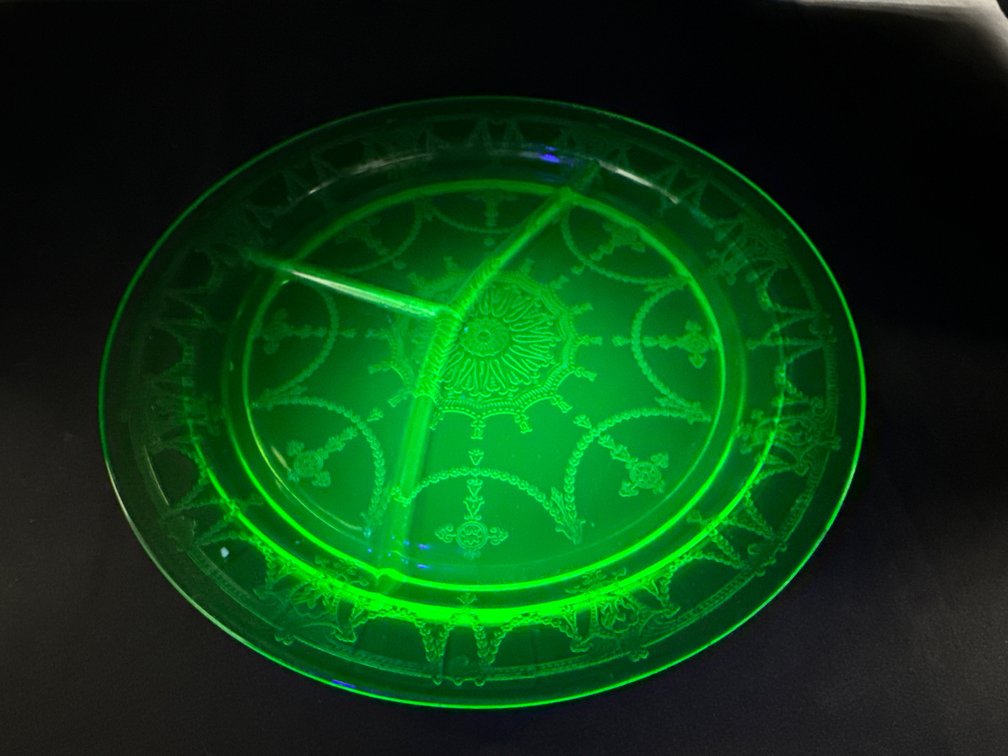 Green Depression Uranium Glass Plate
