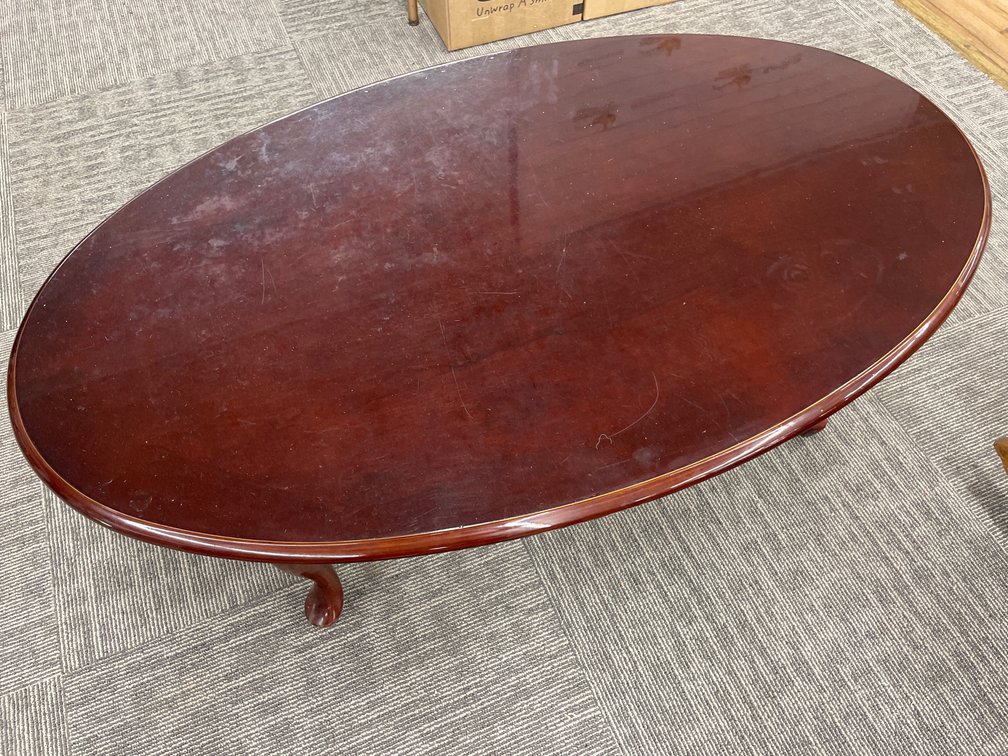 Queen Anne Style Oval Cocktail Table