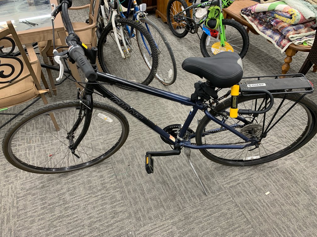 Giant Cypress ST Hybrid Bicycle with Cargo Rack