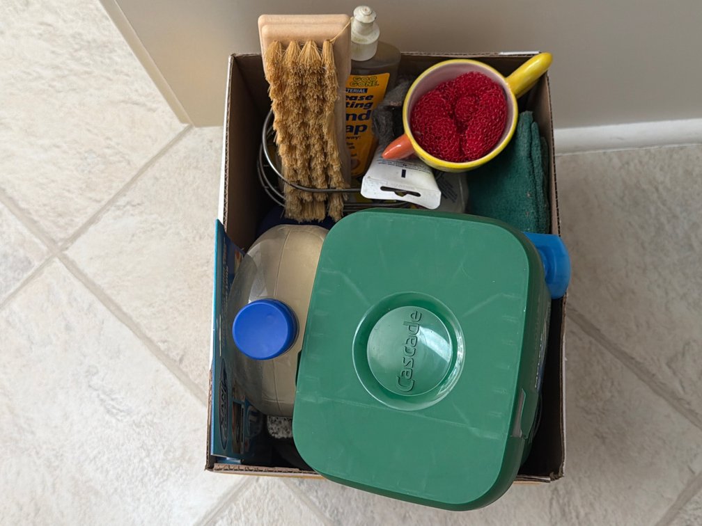 Household Cleaning, Polishing, and Maintenance Supplies Lot