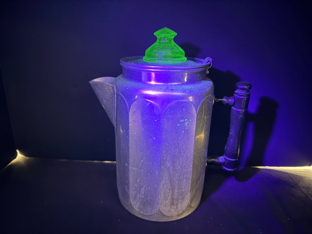Coffee Percolator with Green Uranium Knob
