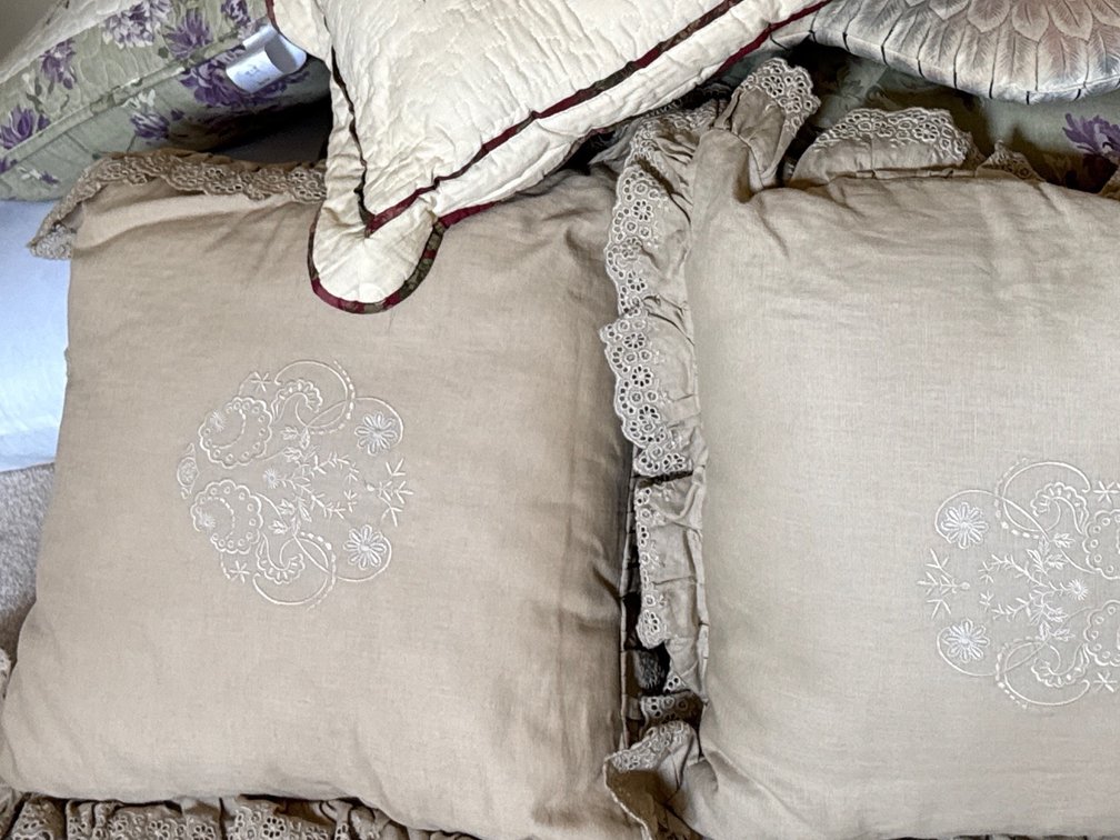 Decorative Throw Pillows, Quilt, Bed Pillows, and More