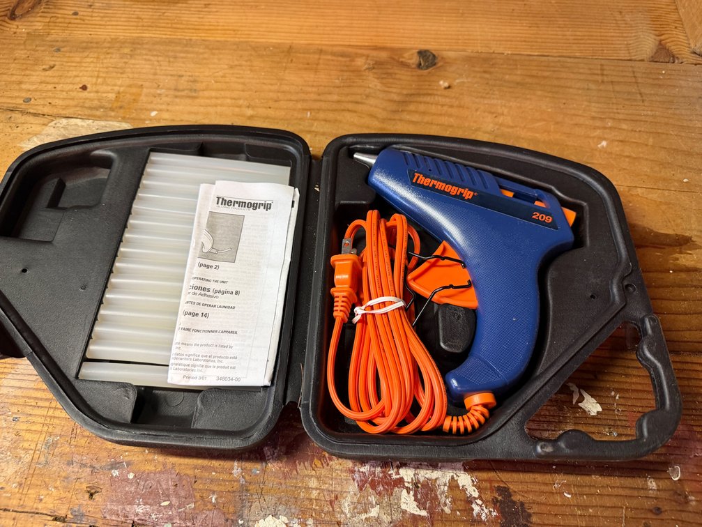 Thermogrip 209 Hot Glue Gun Kit with Case and Glue Sticks
