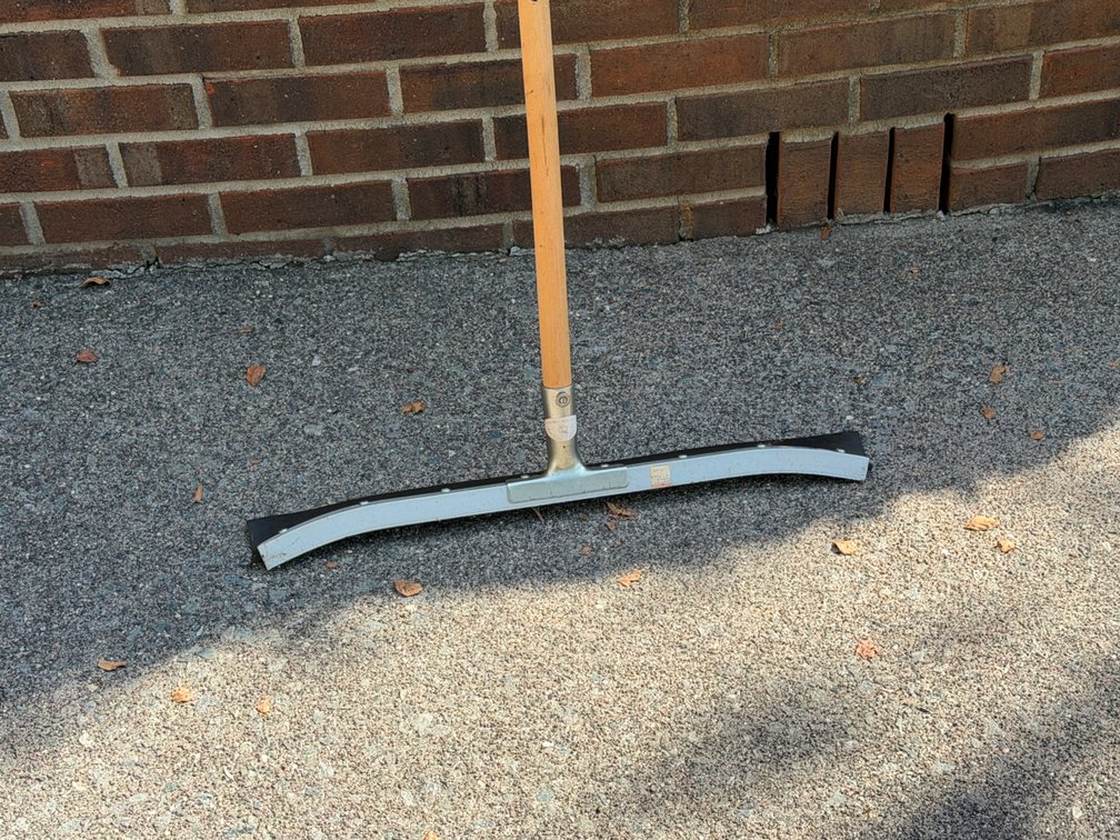 Curved Floor Squeegee with Wooden Handle