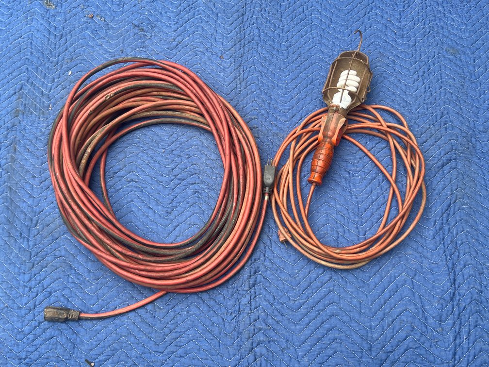 Heavy Duty Extension Cord, 100’ + Drop light