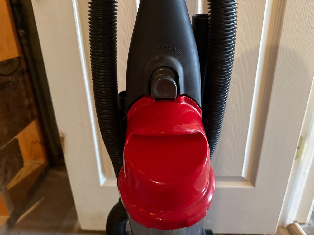 Dirt Devil Featherlite 085845 Bagless Upright Vacuum Cleaner