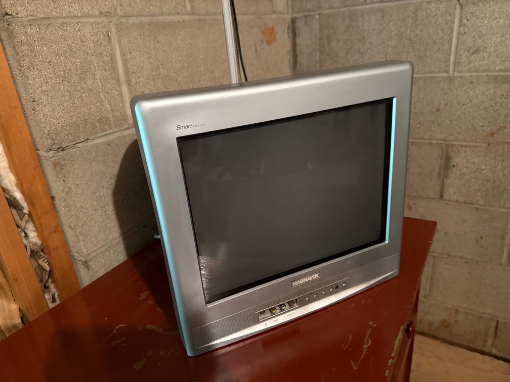 Magnavox 14MS2331/17 SmartSeries CRT Television with Remote