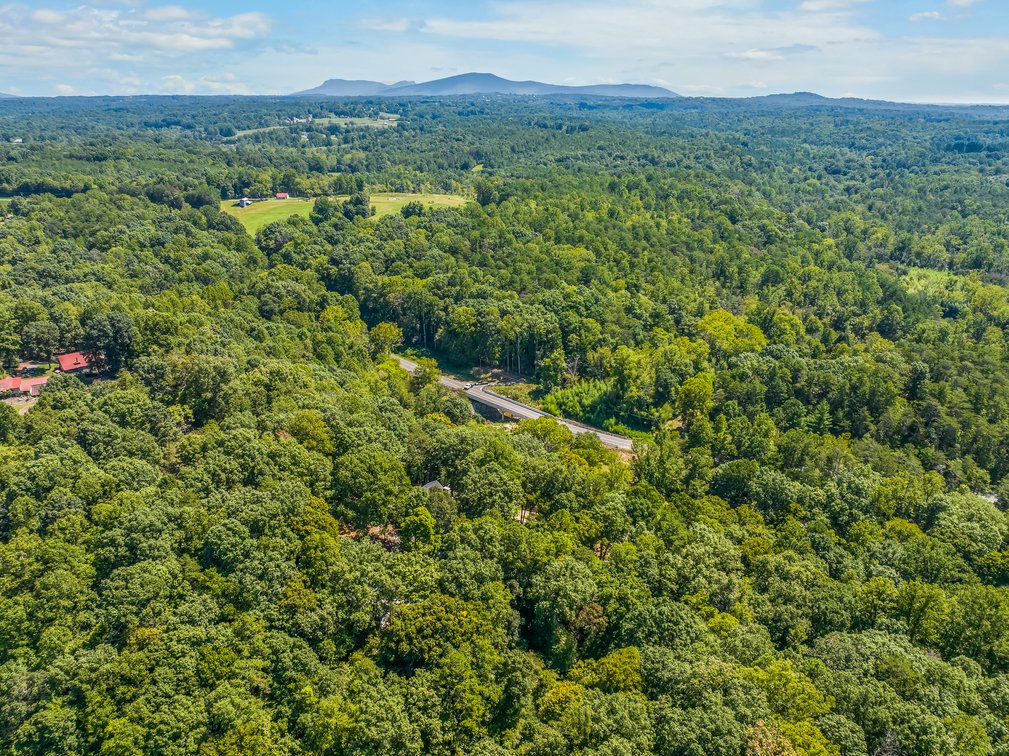Mountian Views and Country Living in Pilot Mountain, NC