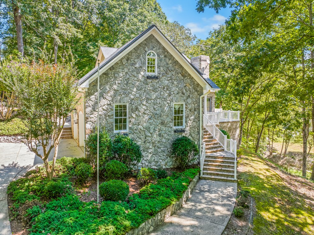 Mountian Views and Country Living in Pilot Mountain, NC