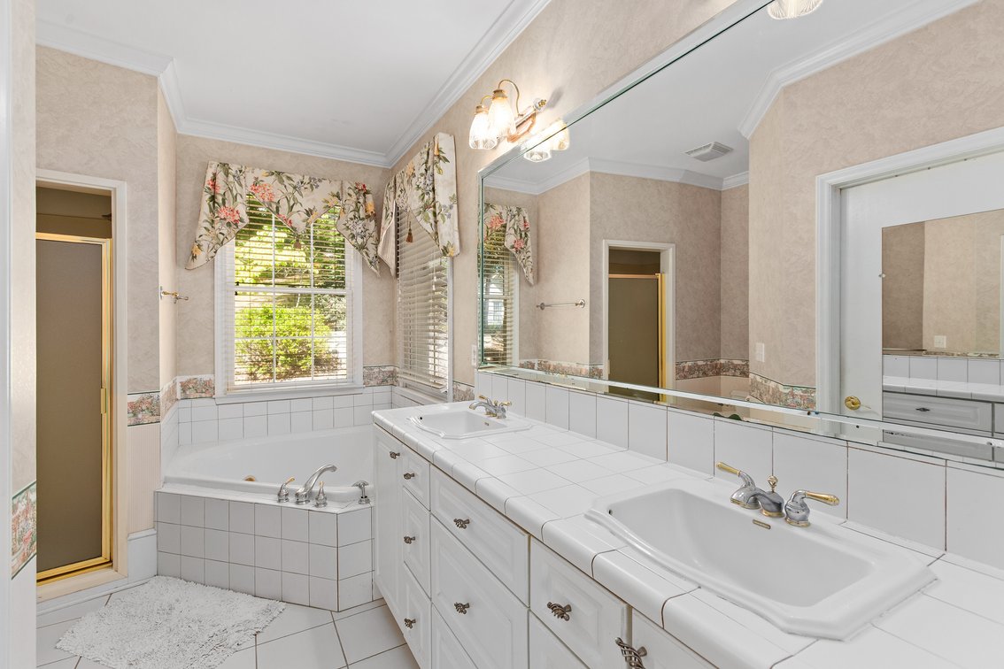 Mountian Views and Country Living in Pilot Mountain, NC