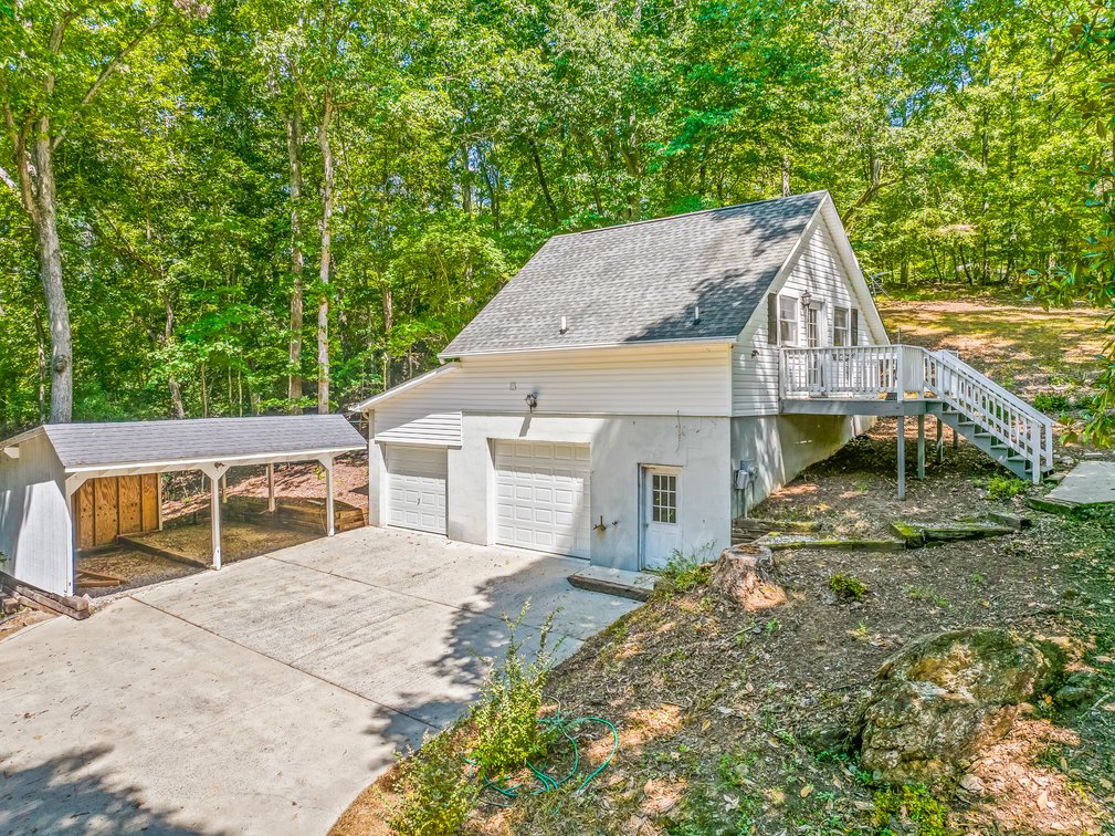 Mountian Views and Country Living in Pilot Mountain, NC