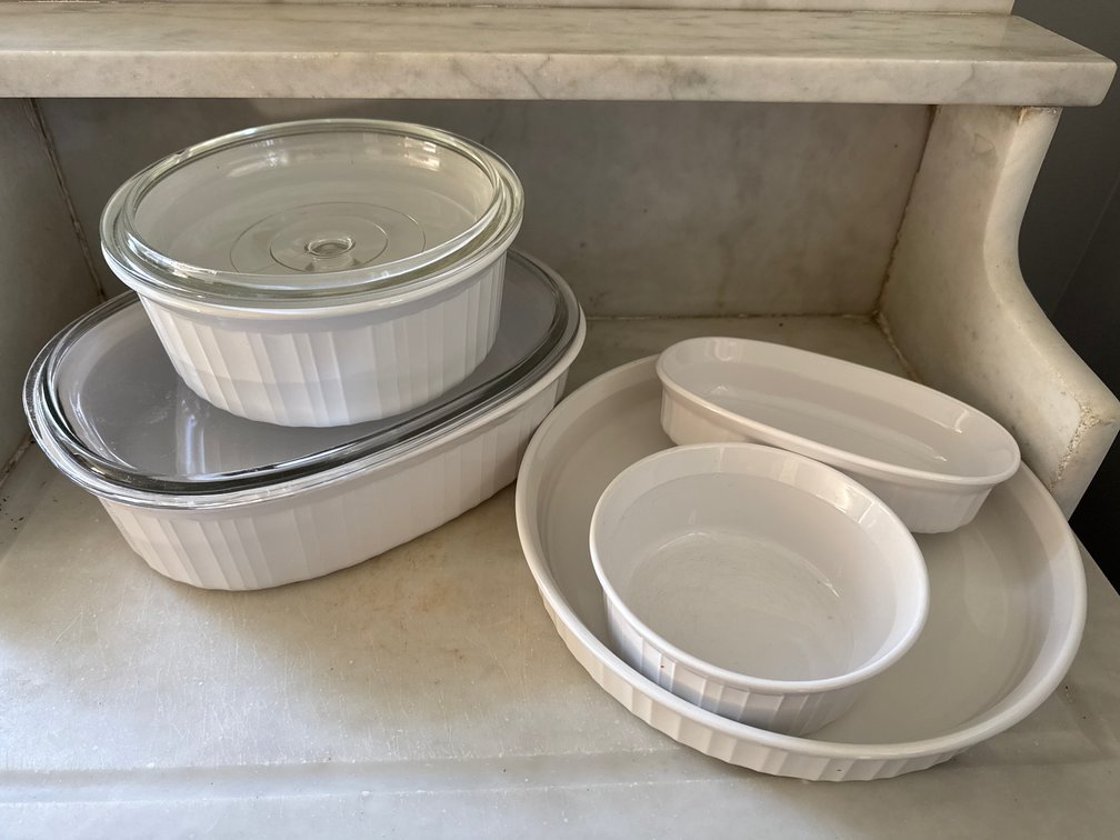 Corning Ware White Fluted Bakeware Dishes with Glass Lids