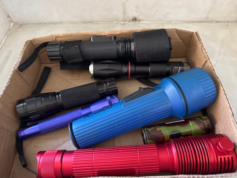 Handheld Aluminum and Plastic Flashlights