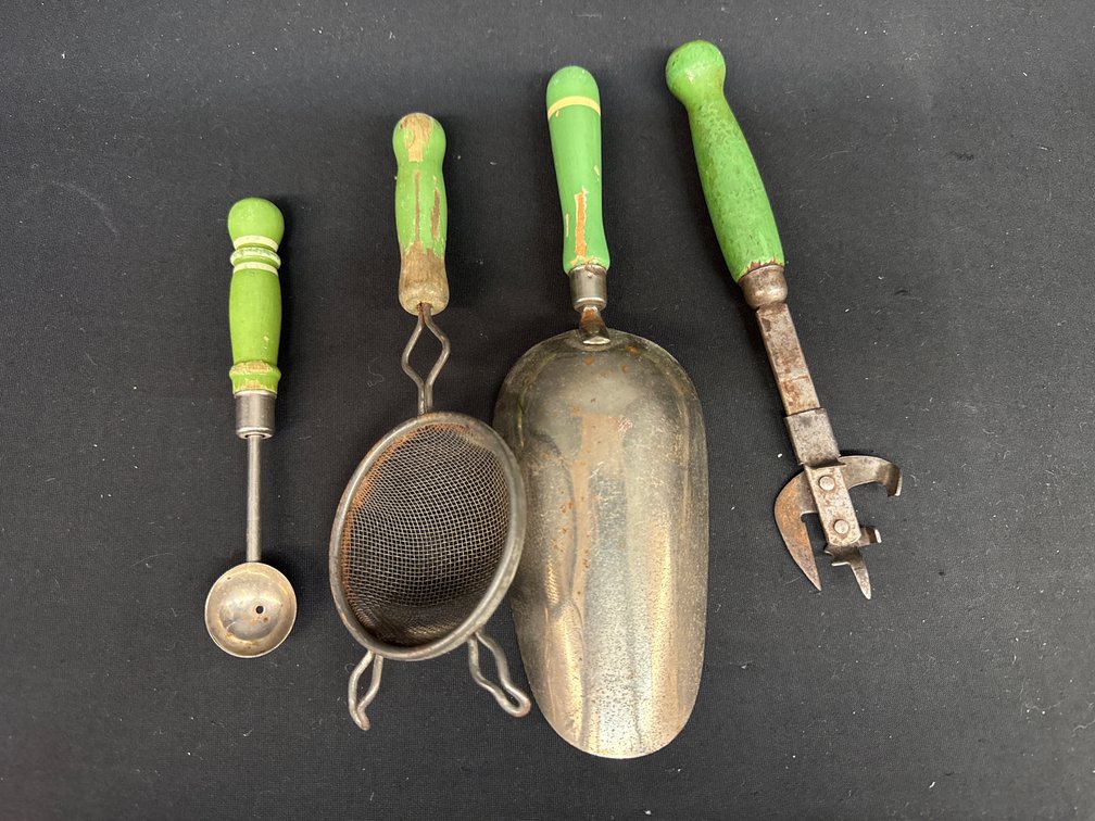 Green Painted Wood Handle Kitchen Utensils